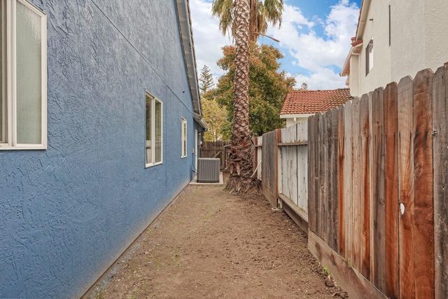 9673 Twin Creeks Ave, Stockton, CA 95219