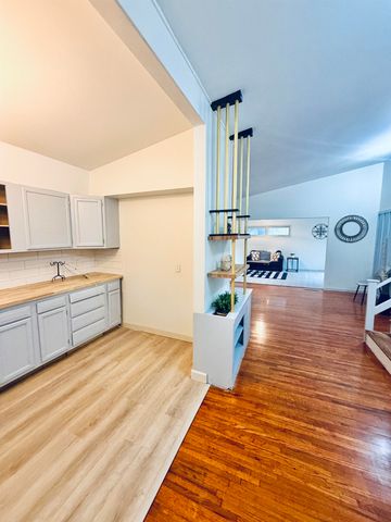 1927 E Glen Oaks, Wichita, KS 67216