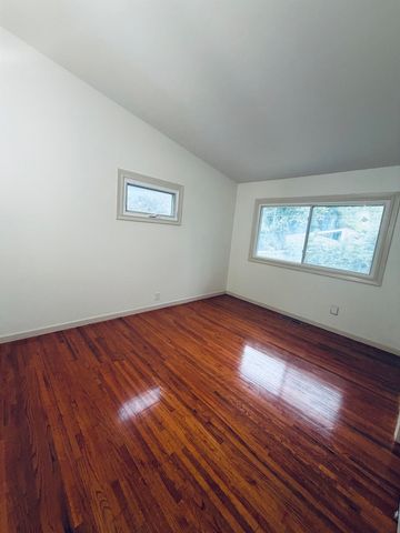 1927 E Glen Oaks, Wichita, KS 67216