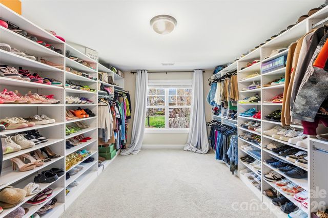 9527 Spurwig Court, Charlotte, NC 28278