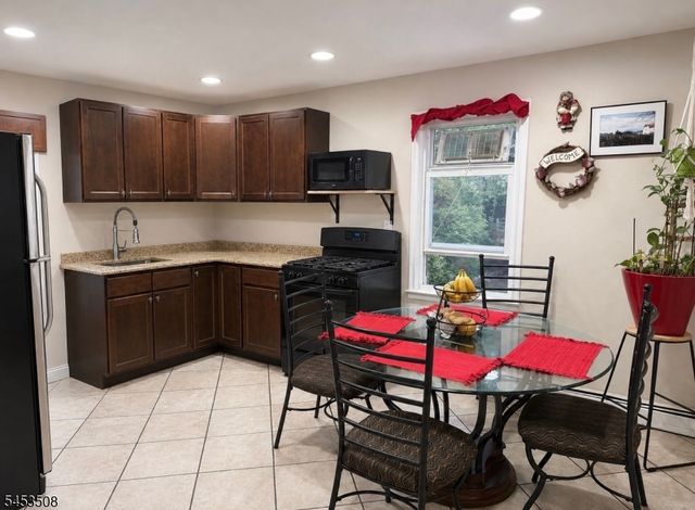 330 E Lake Ave, Rahway City, NJ 07065
