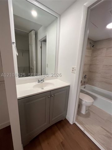 3650 Inverrary Dr 1Q, Lauderhill, FL 33319