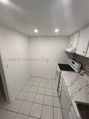 3650 Inverrary Dr 1Q, Lauderhill, FL 33319
