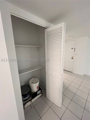 3650 Inverrary Dr 1Q, Lauderhill, FL 33319