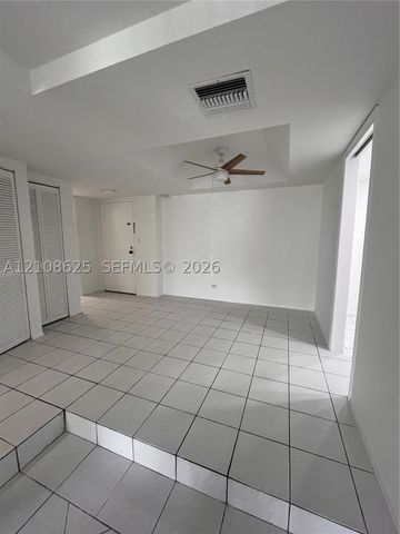 3650 Inverrary Dr 1Q, Lauderhill, FL 33319