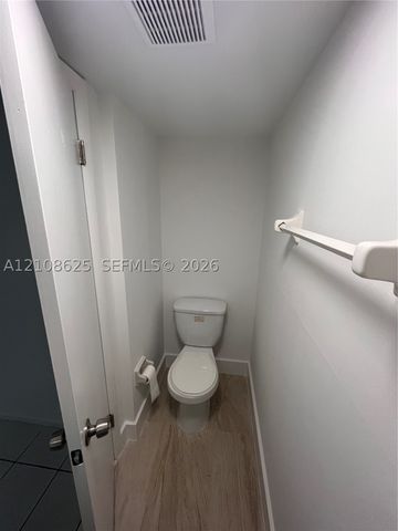 3650 Inverrary Dr 1Q, Lauderhill, FL 33319