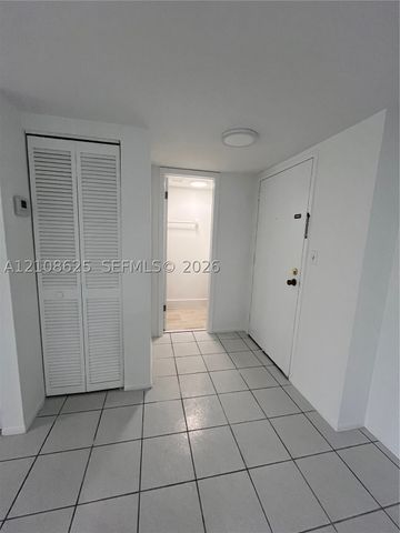 3650 Inverrary Dr 1Q, Lauderhill, FL 33319