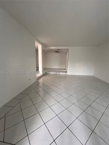 3650 Inverrary Dr 1Q, Lauderhill, FL 33319