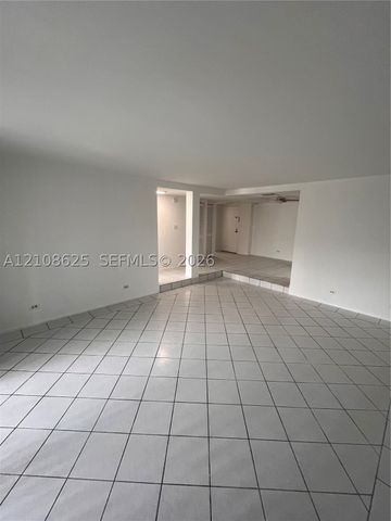 3650 Inverrary Dr 1Q, Lauderhill, FL 33319