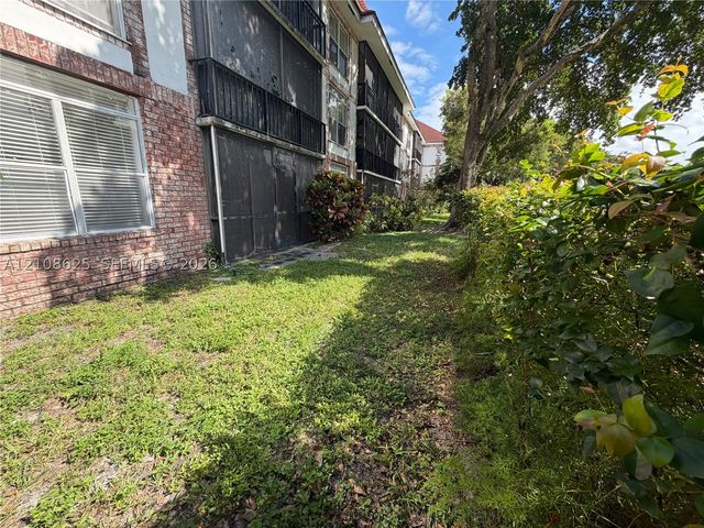 3650 Inverrary Dr 1Q, Lauderhill, FL 33319
