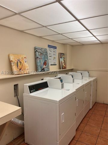 3650 Inverrary Dr 1Q, Lauderhill, FL 33319