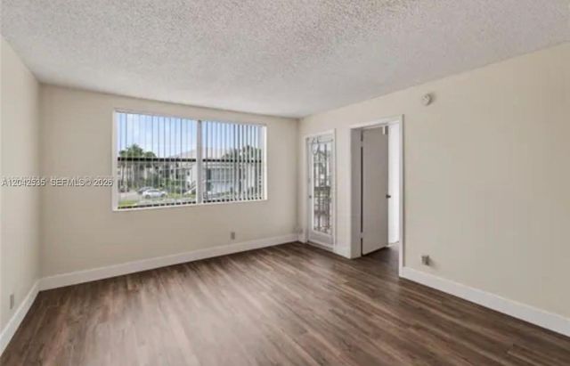 738 Executive Center Dr 23, West Palm Beach, FL 33401