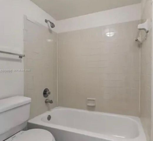 738 Executive Center Dr 23, West Palm Beach, FL 33401