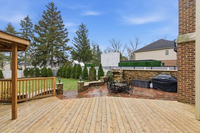 395 S Scott Street, Elmhurst, IL 60126