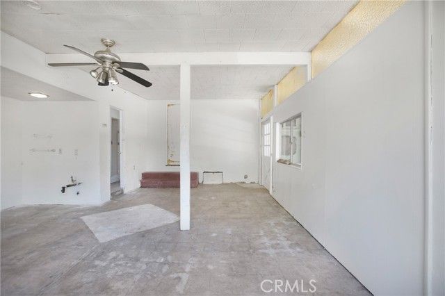 2210 W 7th Street, Santa Ana, CA 92703