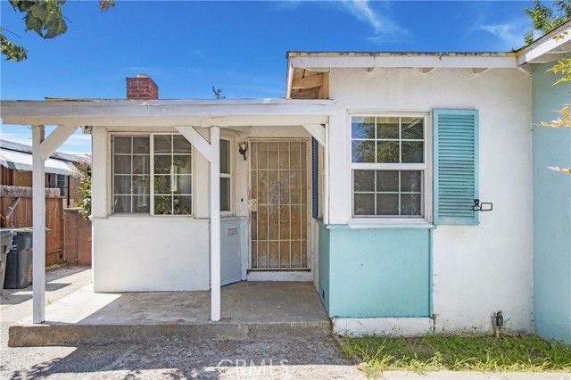 2210 W 7th Street, Santa Ana, CA 92703