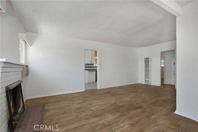 2210 W 7th Street, Santa Ana, CA 92703