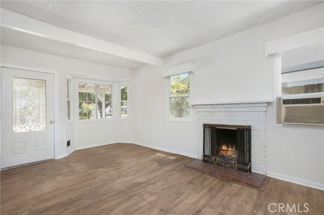 2210 W 7th Street, Santa Ana, CA 92703