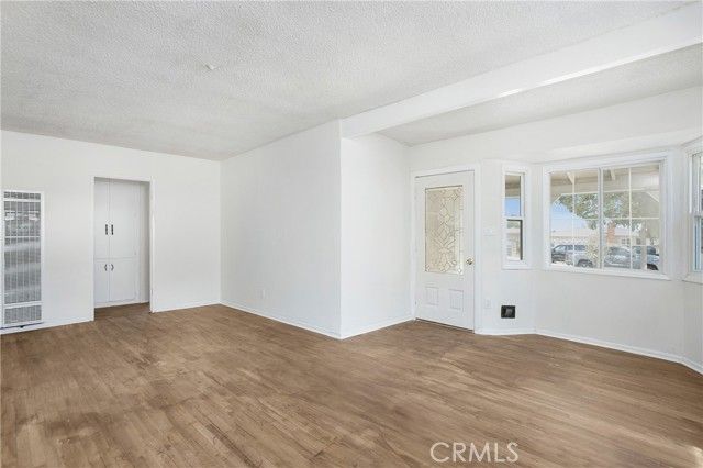 2210 W 7th Street, Santa Ana, CA 92703