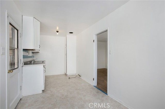 2210 W 7th Street, Santa Ana, CA 92703