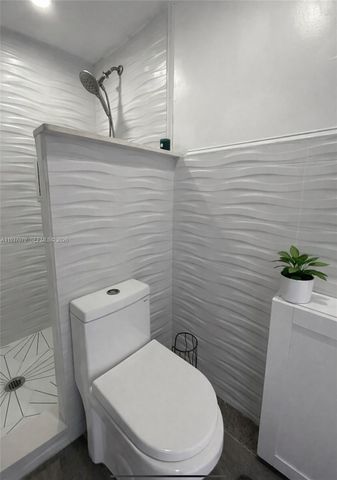 21221 NW 29th Ave, Miami Gardens, FL 33056