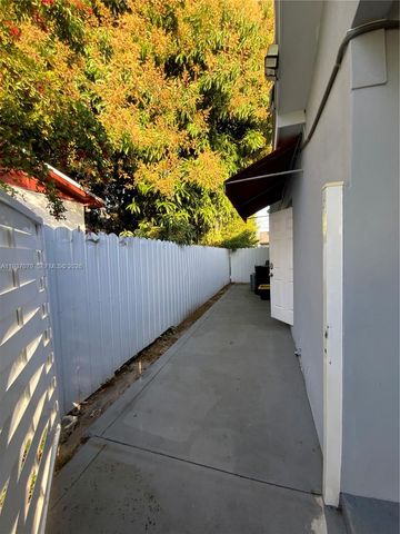 21221 NW 29th Ave, Miami Gardens, FL 33056