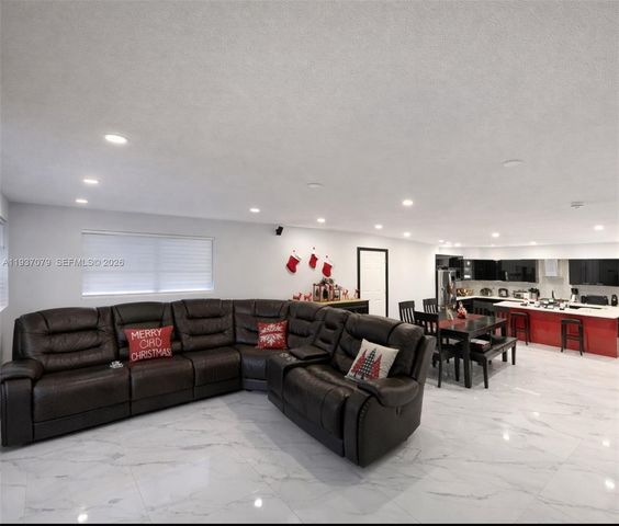 21221 NW 29th Ave, Miami Gardens, FL 33056