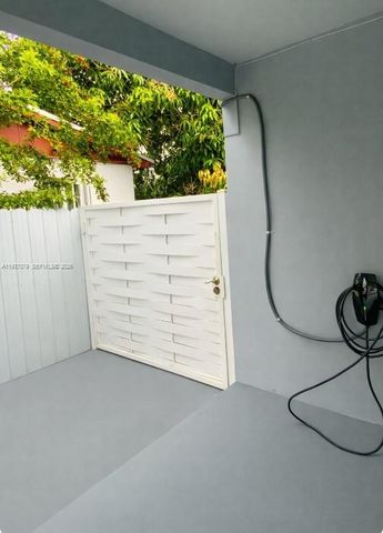 21221 NW 29th Ave, Miami Gardens, FL 33056