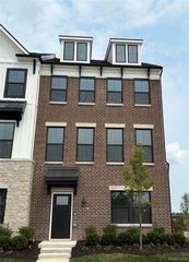44030 Oakmont Drive, Plymouth, MI 48170