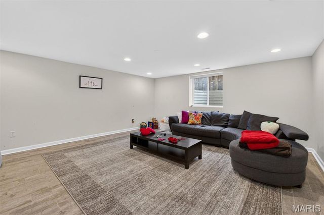 6329 San Bonita Avenue, Clayton, MO 63105
