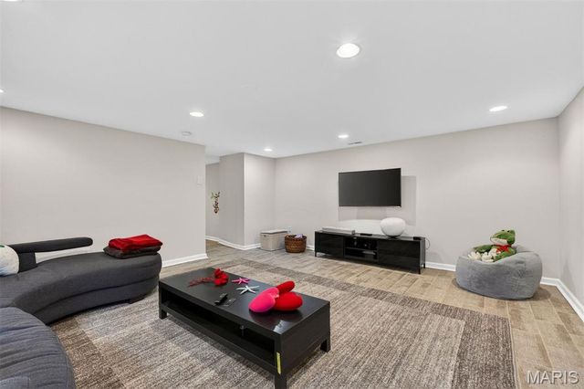 6329 San Bonita Avenue, Clayton, MO 63105