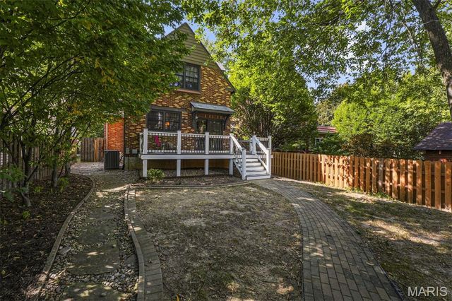 6329 San Bonita Avenue, Clayton, MO 63105