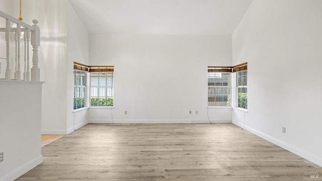 309 Regency Cir, Vacaville, CA 95687