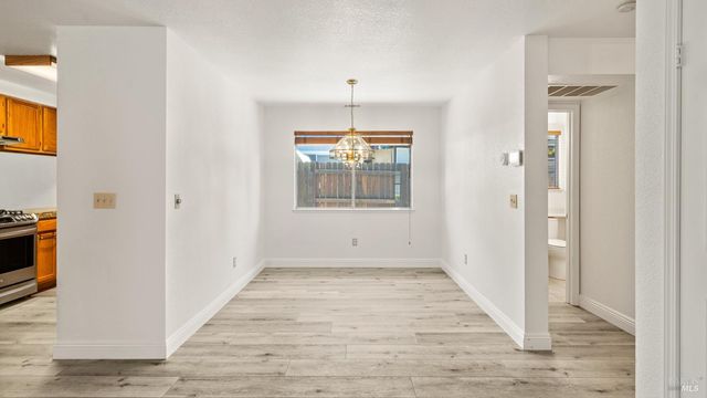 309 Regency Cir, Vacaville, CA 95687