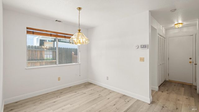 309 Regency Cir, Vacaville, CA 95687