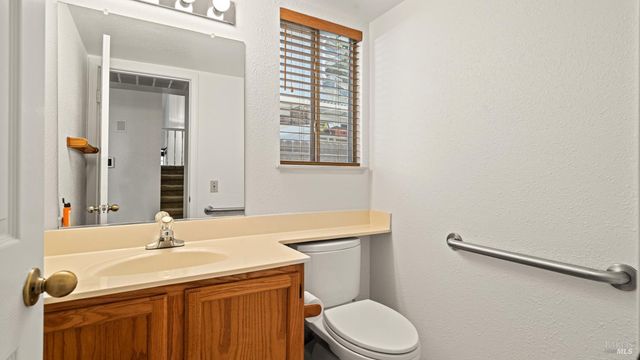 309 Regency Cir, Vacaville, CA 95687