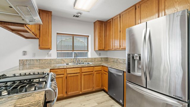 309 Regency Cir, Vacaville, CA 95687