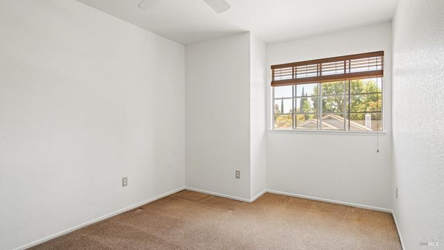 309 Regency Cir, Vacaville, CA 95687