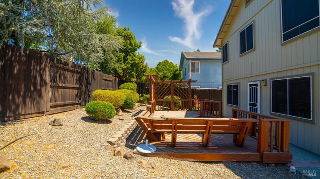 309 Regency Cir, Vacaville, CA 95687