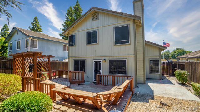 309 Regency Cir, Vacaville, CA 95687