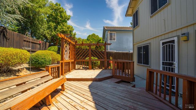 309 Regency Cir, Vacaville, CA 95687
