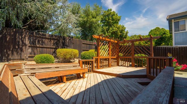 309 Regency Cir, Vacaville, CA 95687