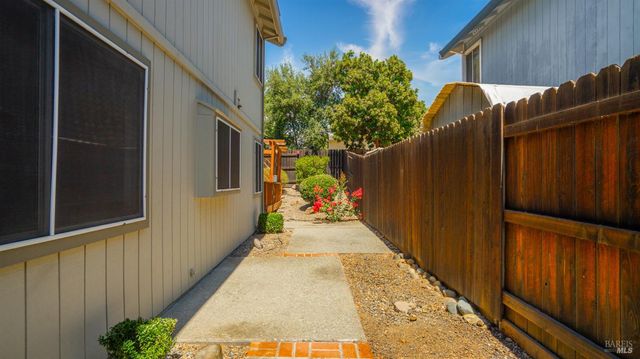 309 Regency Cir, Vacaville, CA 95687
