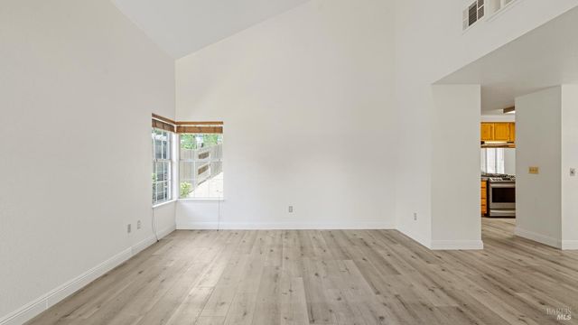 309 Regency Cir, Vacaville, CA 95687