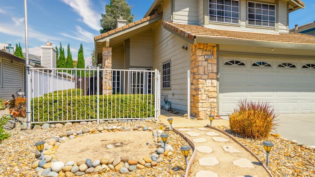 309 Regency Cir, Vacaville, CA 95687