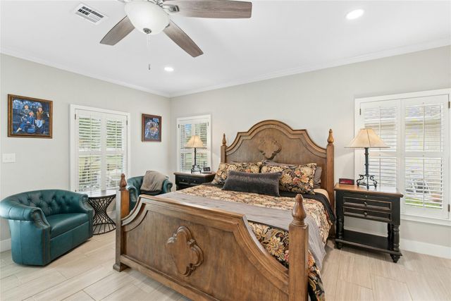 407 Olympia Fields ST, Meadowlakes, TX 78654