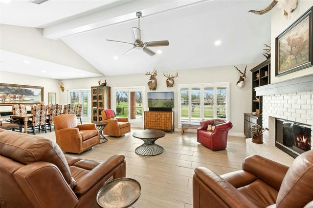 407 Olympia Fields ST, Meadowlakes, TX 78654