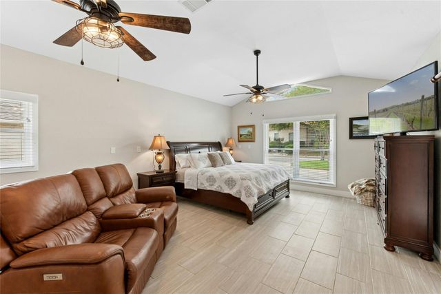 407 Olympia Fields ST, Meadowlakes, TX 78654