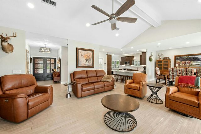 407 Olympia Fields ST, Meadowlakes, TX 78654