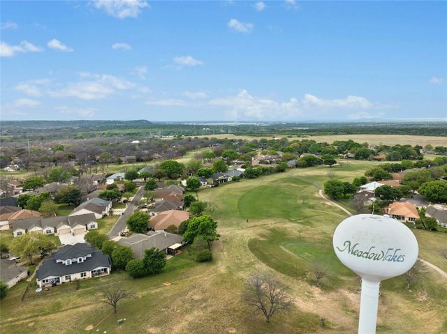 407 Olympia Fields ST, Meadowlakes, TX 78654